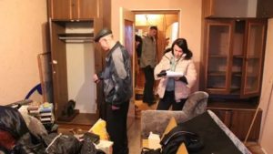 Арендую Квартиру Пришли Приставы К Хозяину И Начали Забирать Мое Имущество