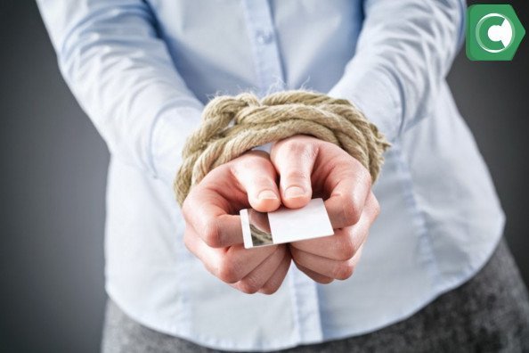 Что делать если приставы арестовали зарплатную карту