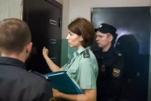 Что делать если судебный пристав несколько лет не может получить от должника денег