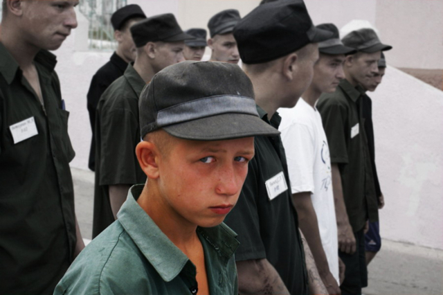 Детская колония: условия и режимы содержания детей