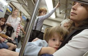 До скольки лет в метро детям бесплатный проещл