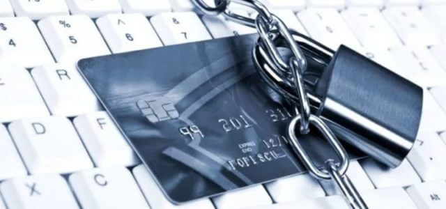 Имеют ли право судебные приставы арестовывать зарплатную карту