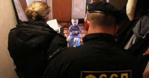 Из за чего могут отобрать детей у родителей