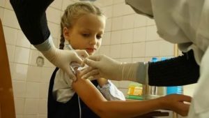 Как Делают Прививки Детям в Школе