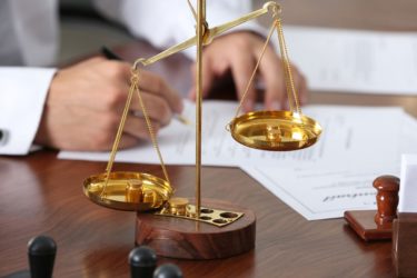 Как дешевле оформить наследство по завещанию или дарственной