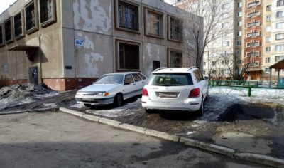 Как наказать за парковку на газоне?