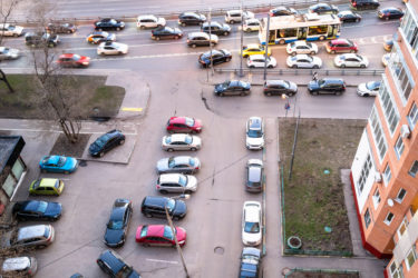 Как нельзя парковаться во дворе?