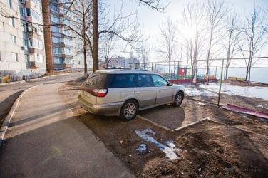 Как оспорить штраф за парковку на тротуаре?