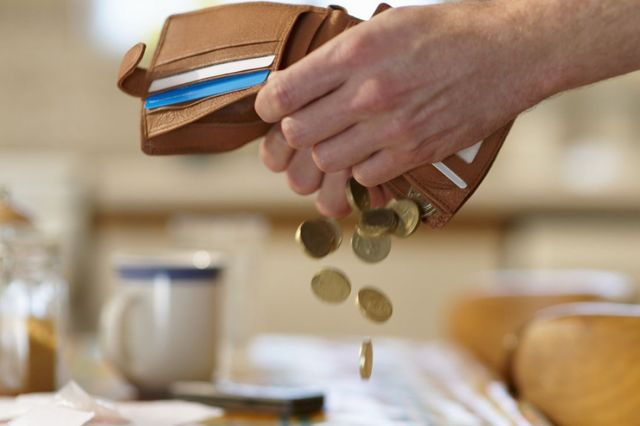 Как подать на алименты в браке: способы, список документов