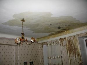 Как поступить, если соседи сверху затопили квартиру и не хотя платить