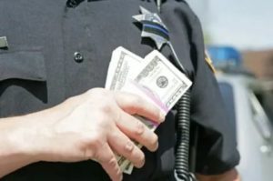 Как привлечь сотрудника полиции к ответственности за неправомерные действия