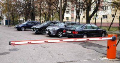 Как сделать платную парковку возле дома?