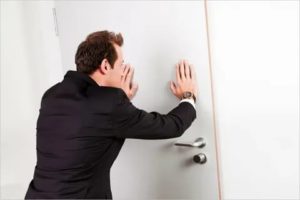Как Выгнать Постороннего Человека из Квартиры