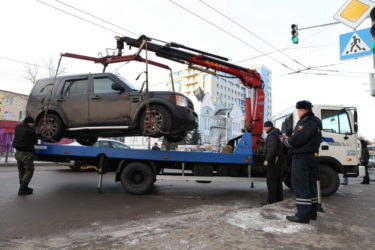 Как забрать автомобиль со штрафстоянки без страховки?