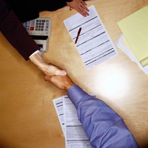 Какие документы нужны для продажи квартиры в россии