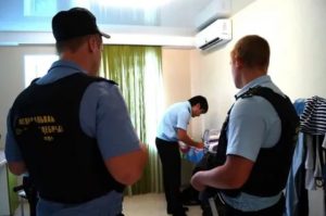 Какие права имеет судебный пристав при осмотре квартиры должника