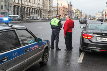 Какой штраф за управление автомобилем без прав?