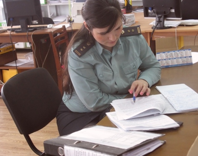 Каков порядок взыскания денежных средств с алиментщика, если он не работает