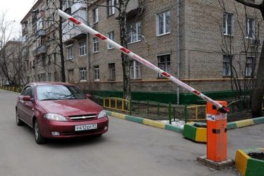 Кто имеет право на парковку во дворе?