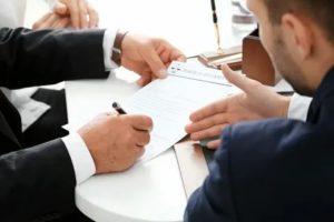 Кто Первый Подписывает Договор Поставщик Или Покупатель
