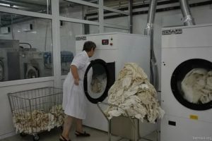 Кто Руководит Работой Прачечной в Больнице