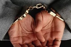 Кто возбуждает уголовные дела