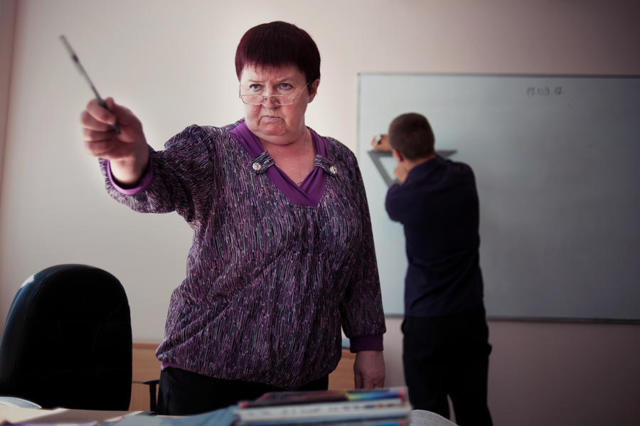 Куда и как жаловаться на учителя в школе