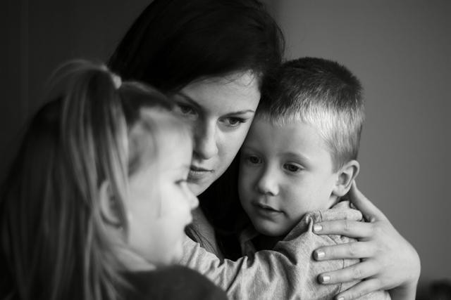 Лишение и ограничение родительских прав &mdash; основания и последствия