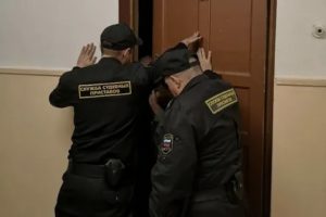 Могут ли отобрать квартиру наследство приставв