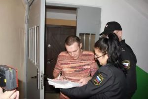 Могут ли отобрать квартиру наследство приставв