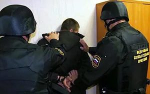 Могут ли приставы арестовать имущество в квартире где у должника только часть собственности