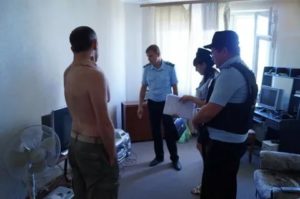 Могут ли приставы наложить арест на имущество не принадлежащее должнику