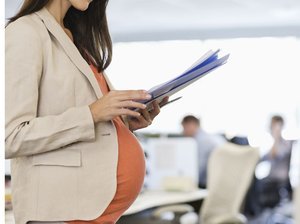 Могут ли уволить женщину, находящуюся в декретном отпуске