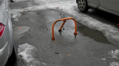 Можно ли огородить парковочное место во дворе?