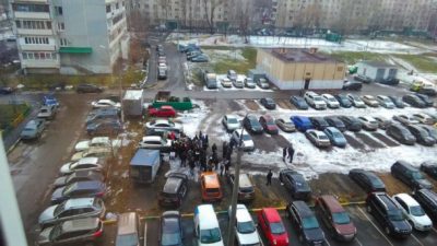 Можно ли парковать грузовые автомобили во дворе?
