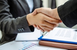 Можно ли продать квартиру с долгами по коммунальным платежам