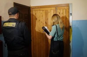 На что накладывает арест судебный пристав