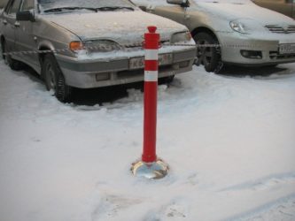 Незаконное ограждение парковочного места во дворе