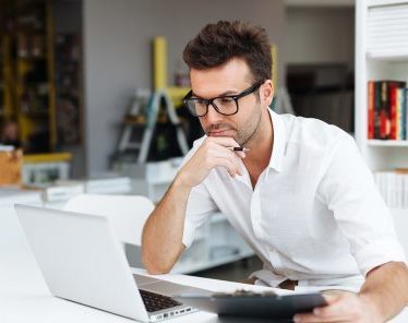 Незаконное увольнение с работы: что делать и куда обращаться