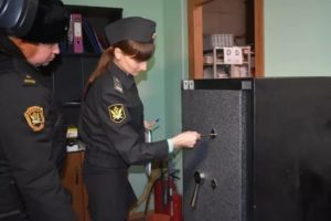 Незаконный арест имущества судебными приставами на имущество родителей