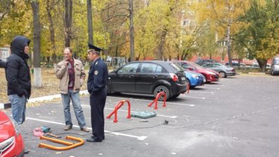 Незаконный захват придомовой территории под парковку