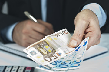 Номинальная и реальная заработная плата &mdash; что это и в чем отличия
