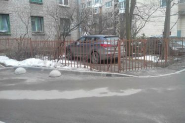 Огородили парковку во дворе куда жаловаться?