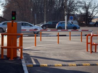 Ограждение парковки на придомовой территории