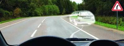 Парковка на повороте дороги