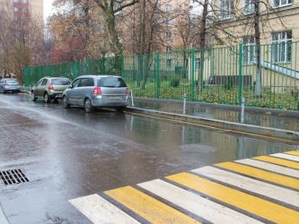 Парковка вдоль желтой линии