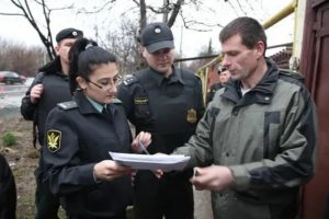 Предупреждают ли приставы что придут описывать имущество