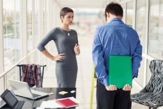Работодатель не подписывает заявление на увольнение: что делать?