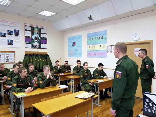 Распорядок дня военнослужащего в российской армии