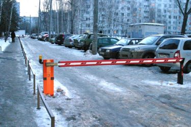 Самовольная парковка на придомовой территории